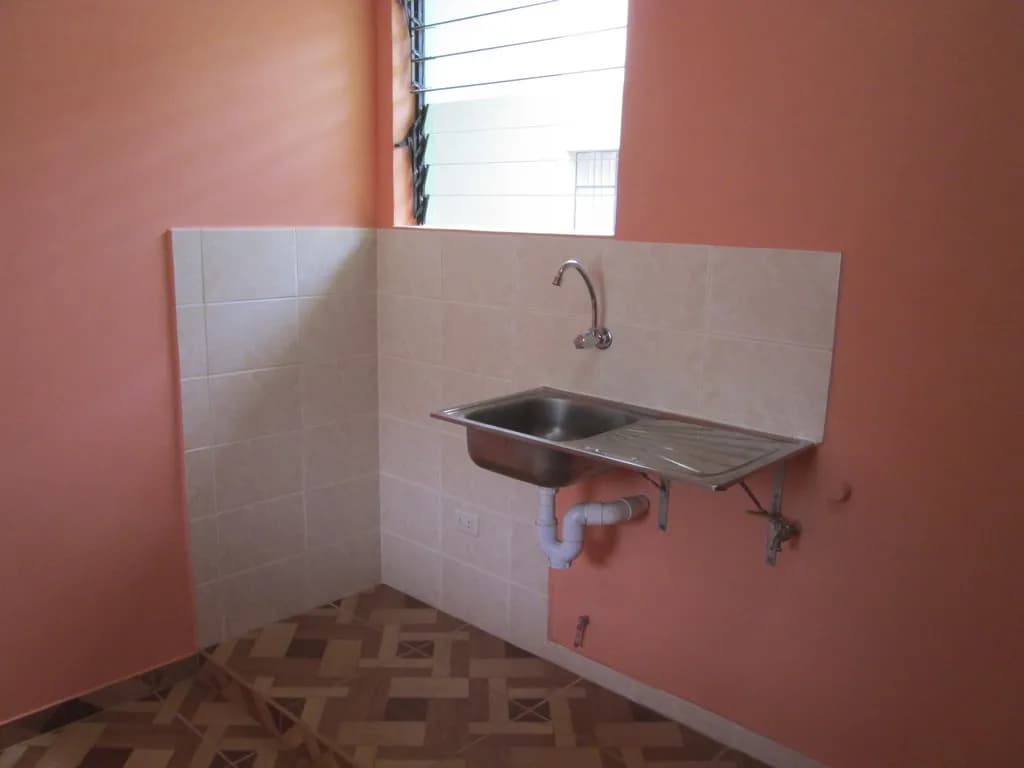 ALQUILO BONITO MINI-DPTO GRANDE EN SANTA CATALINA — foto 5