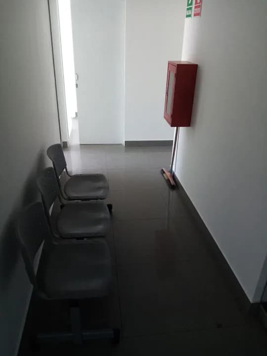 CENTRO MEDICO ALQUILA CONSULTORIOS OFICINAS — foto 3