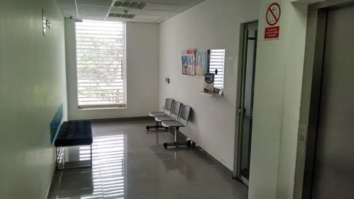 CENTRO MEDICO ALQUILA CONSULTORIOS OFICINAS — foto 12