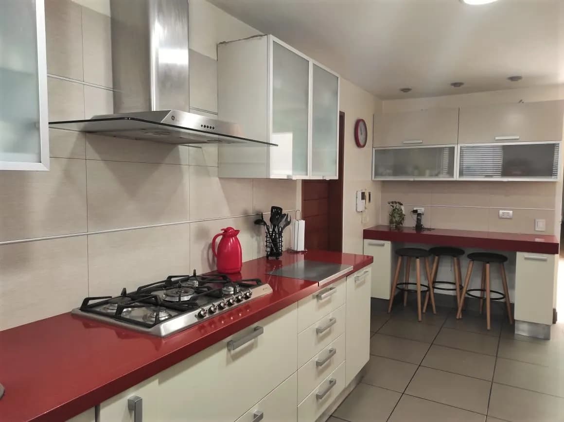 Casa Moderna y Remodelada en La Aurora, Miraflores — foto 5