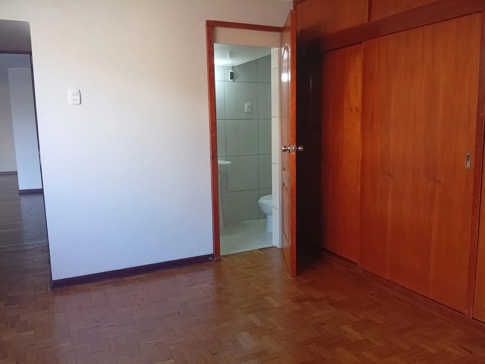 Venta de amplio Departamento independiente en Salamanca de Monterrico — foto 10
