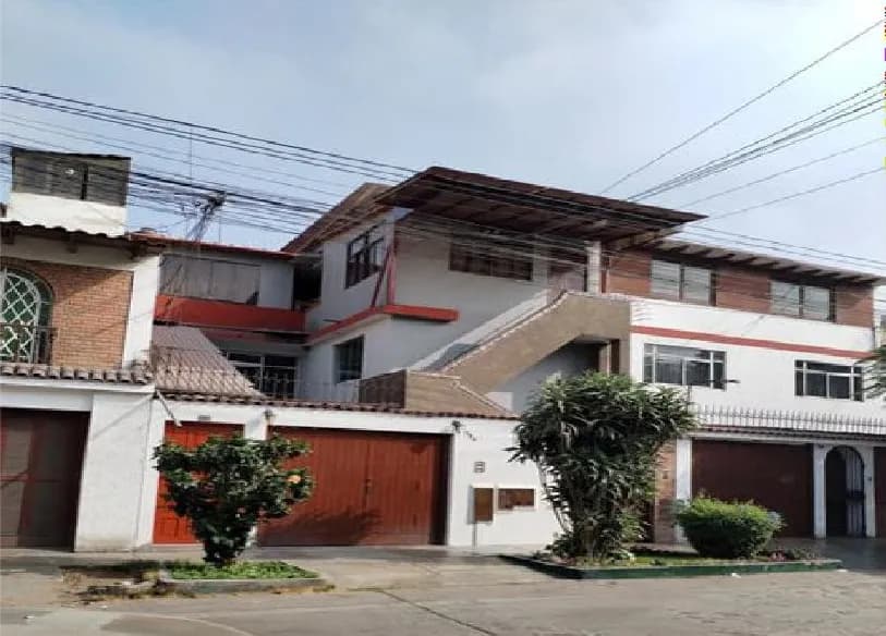 Venta de amplio Departamento independiente en Salamanca de Monterrico — foto 1