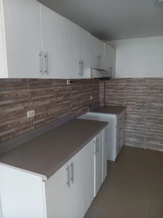 ALQUILO MODERNO DEPARTAMENTO BARRANCO — foto 12