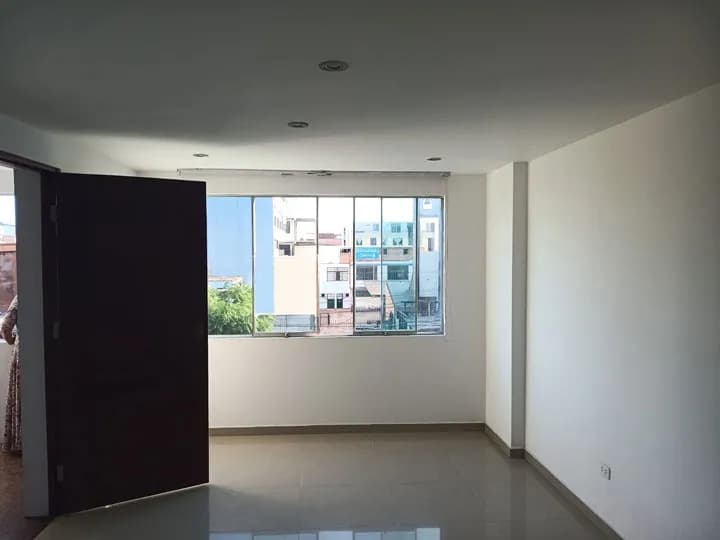 ALQUILO MODERNO DEPARTAMENTO BARRANCO — foto 1