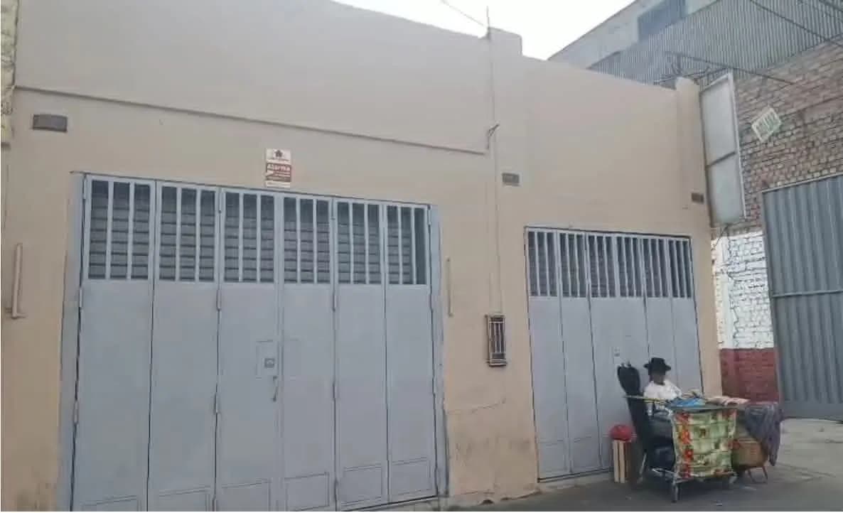 LOCAL COMERCIAL AV ABANCAY — foto 1