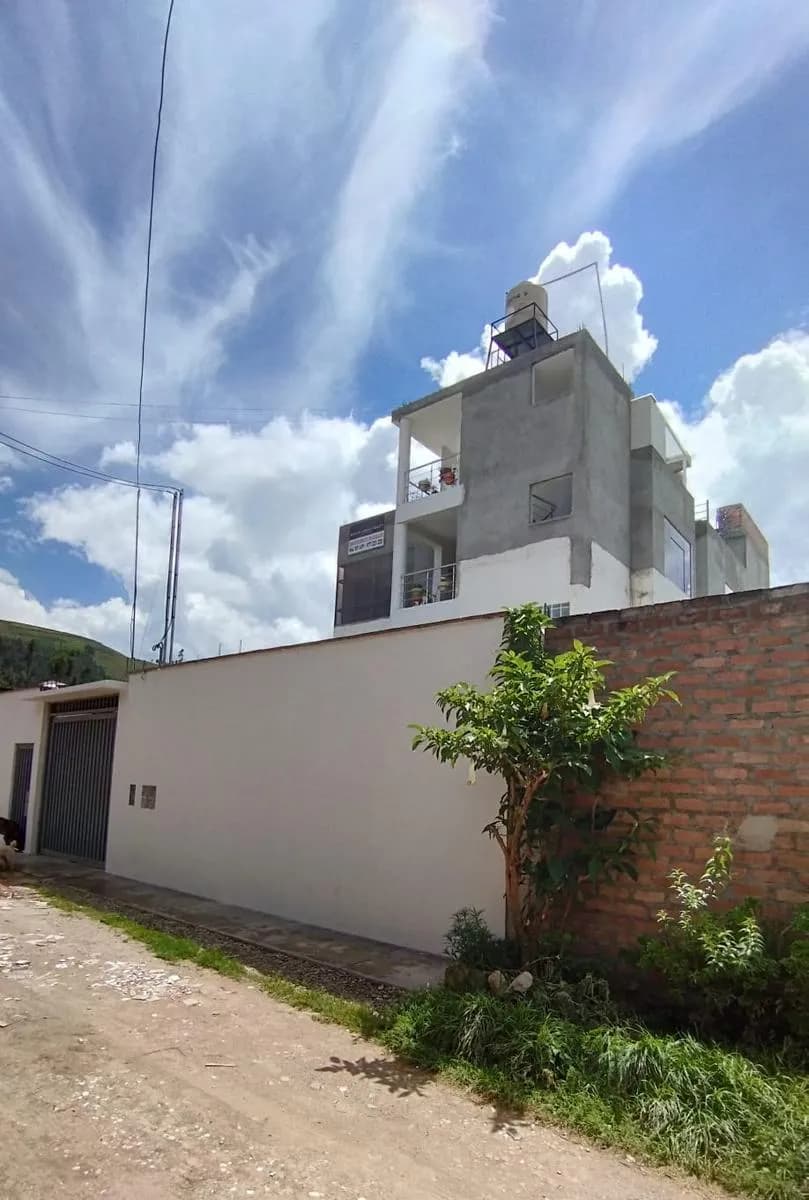 Se Alquila Depa Amoblado 3 dorm mas cochera cerca a la UPLA — foto 1