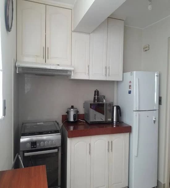 Alquilo Departamento Semi Amoblado en Miraflores — foto 2