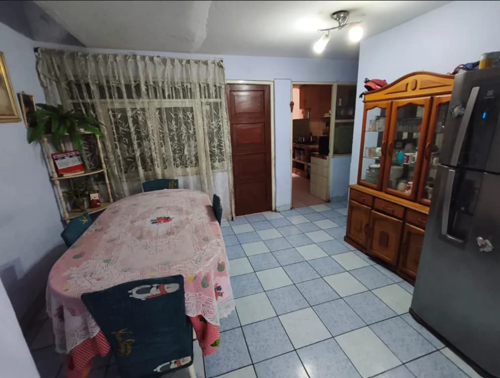 VENTA DE CASA DE 3 PISOS + AZOTEA — foto 3