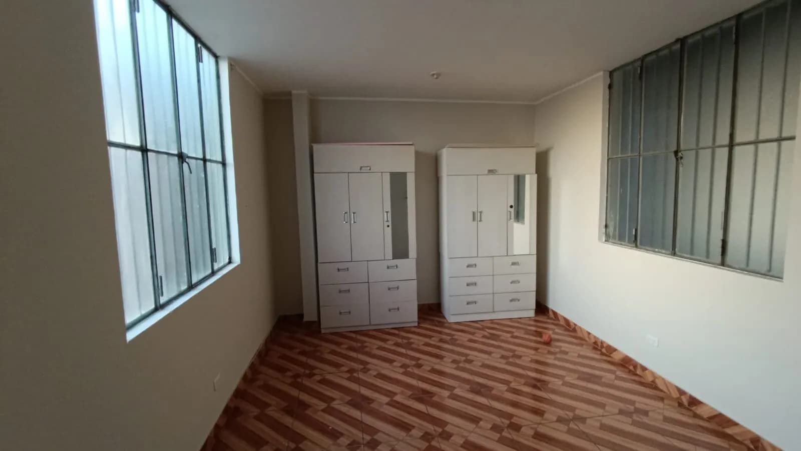 SE ALQUILA CASA EN SEGUNDO PISO EN CHINCHA ALTA — foto 7