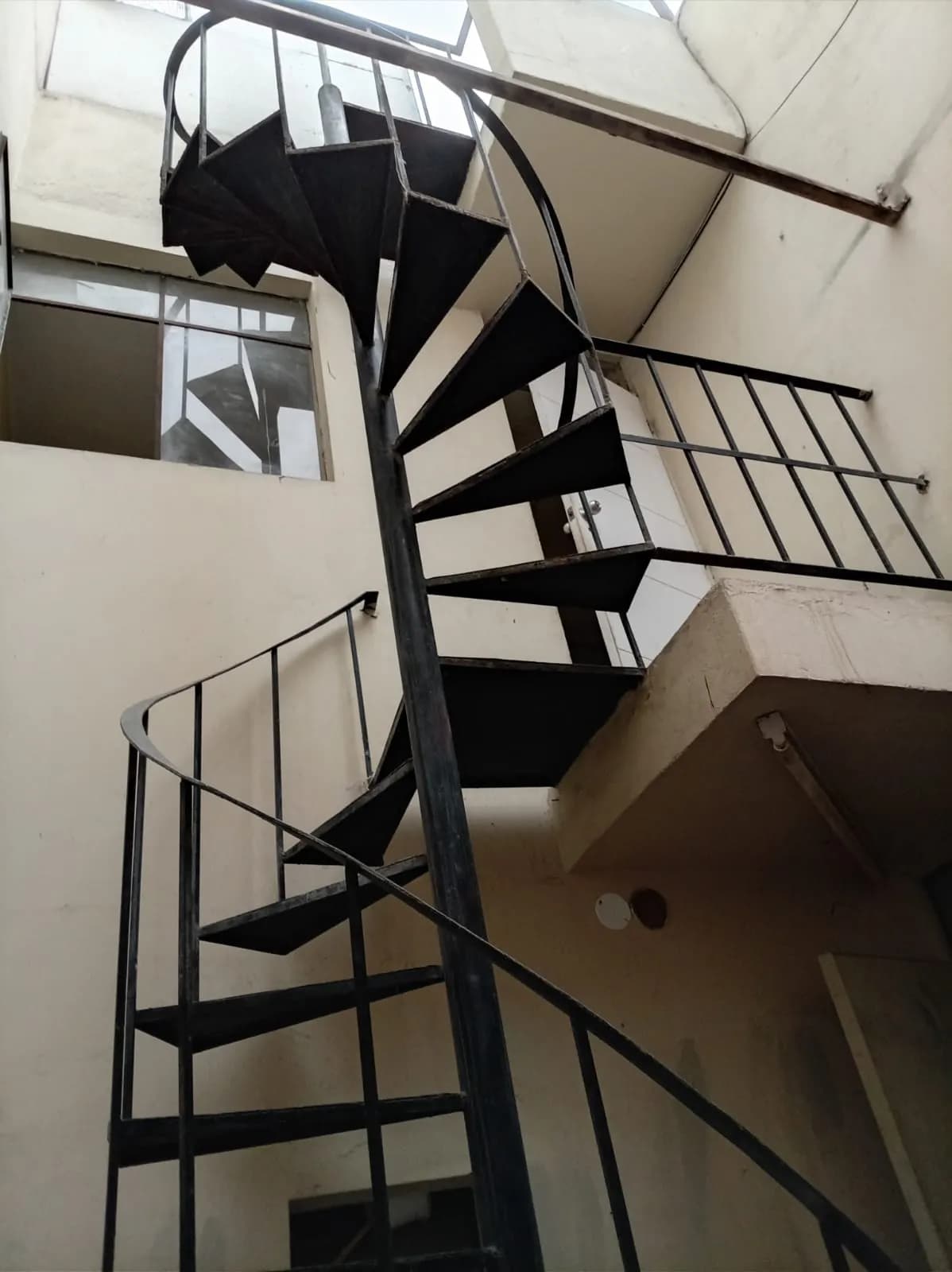 SE ALQUILA LOCAL PARA OFICINA O ALMACÉN — Cercado de Lima — foto 6