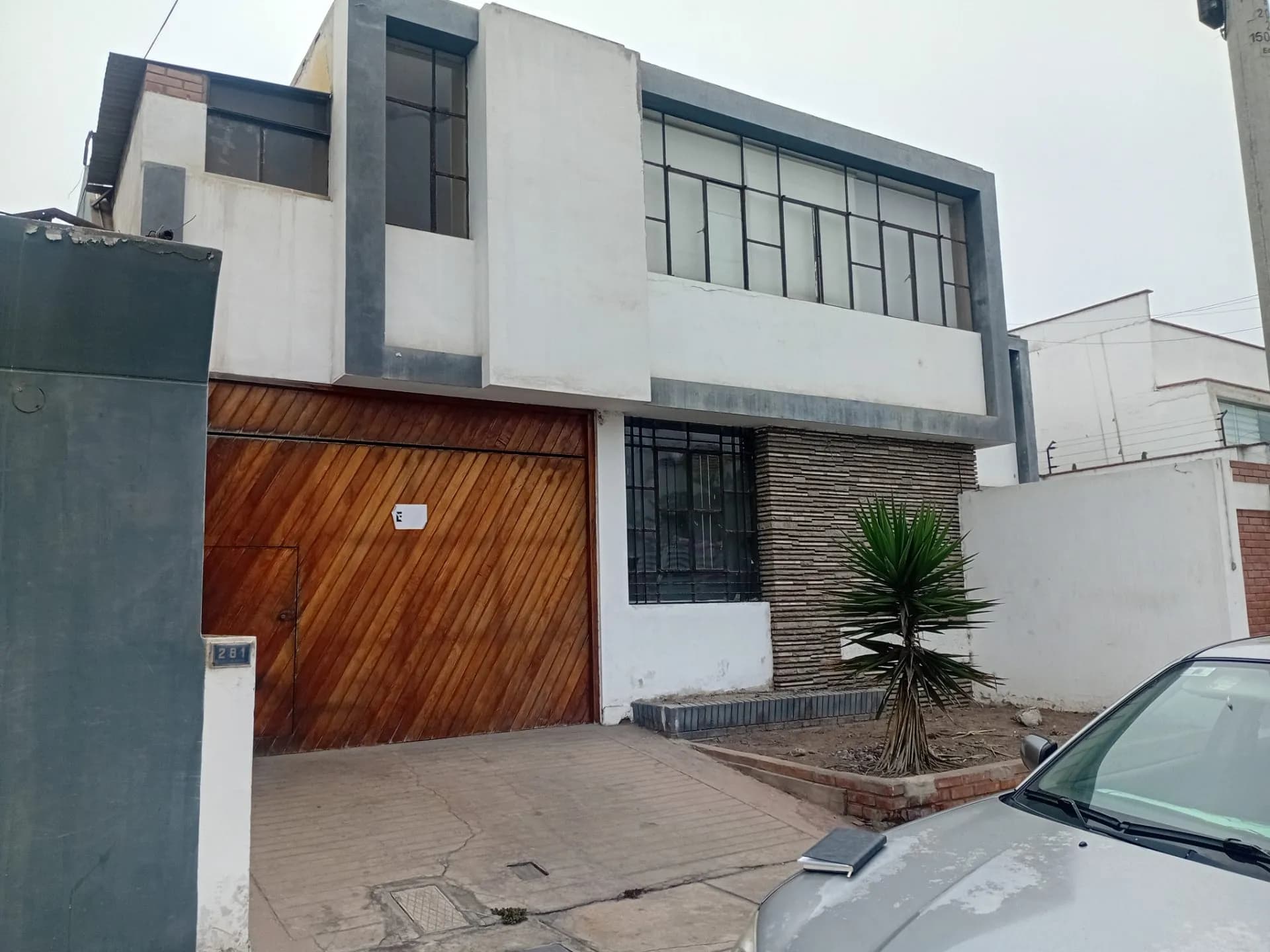 SE VENDE CASA COMO TERRENO EN SAN ISIDRO — foto 1