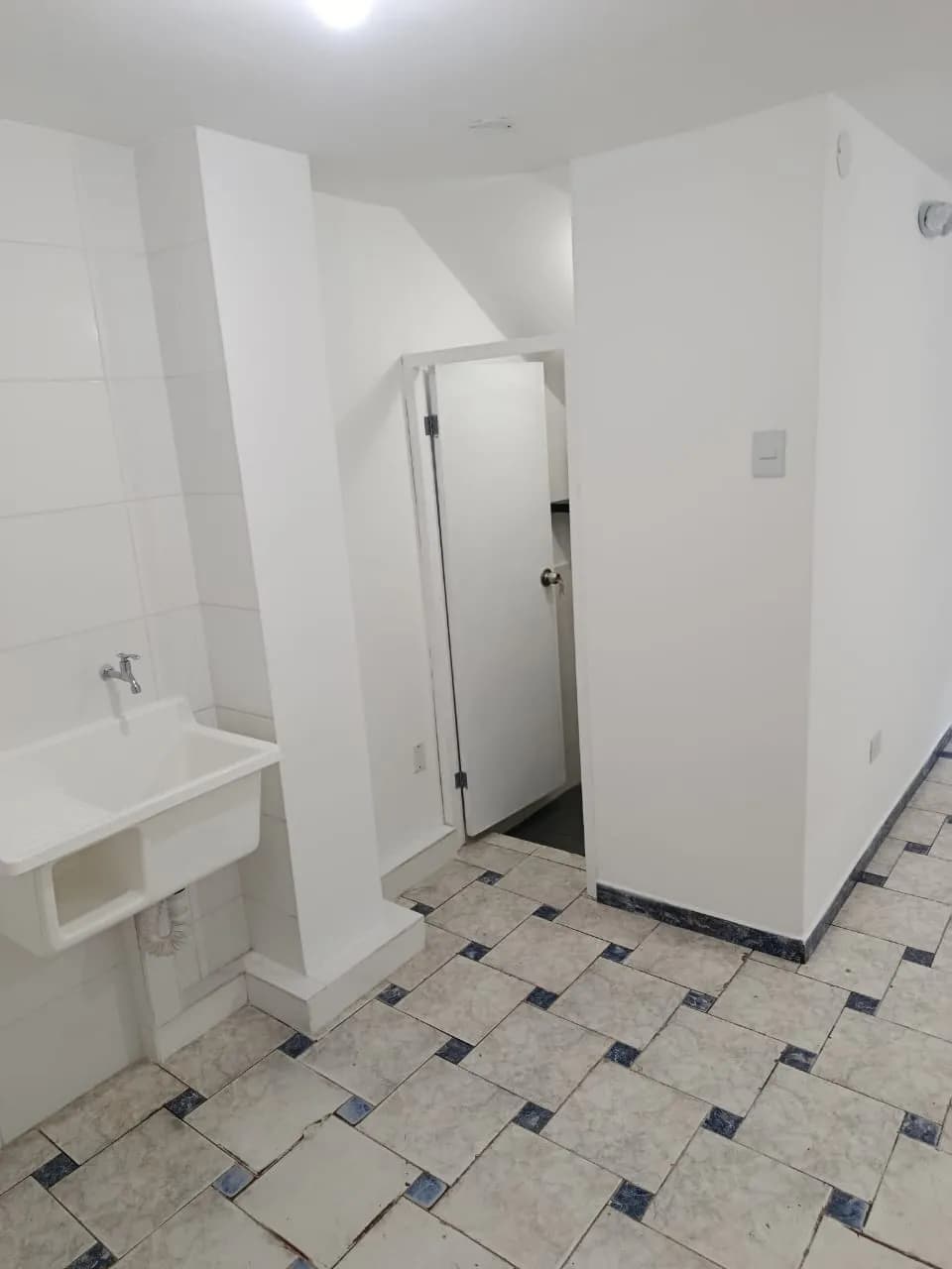 Local comercial primer piso puerta a la calle — foto 4