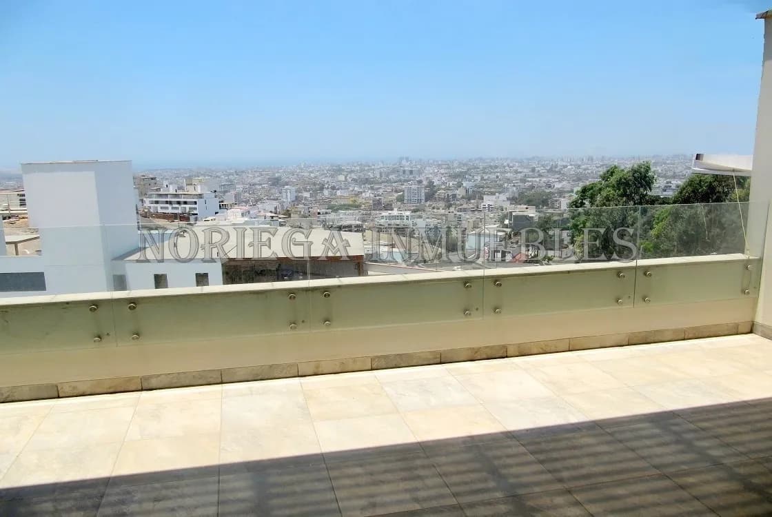 Duplex Casuarinas AO:423 m2, + 3 Cocheras + Depósito US$ 525,000.- — foto 3