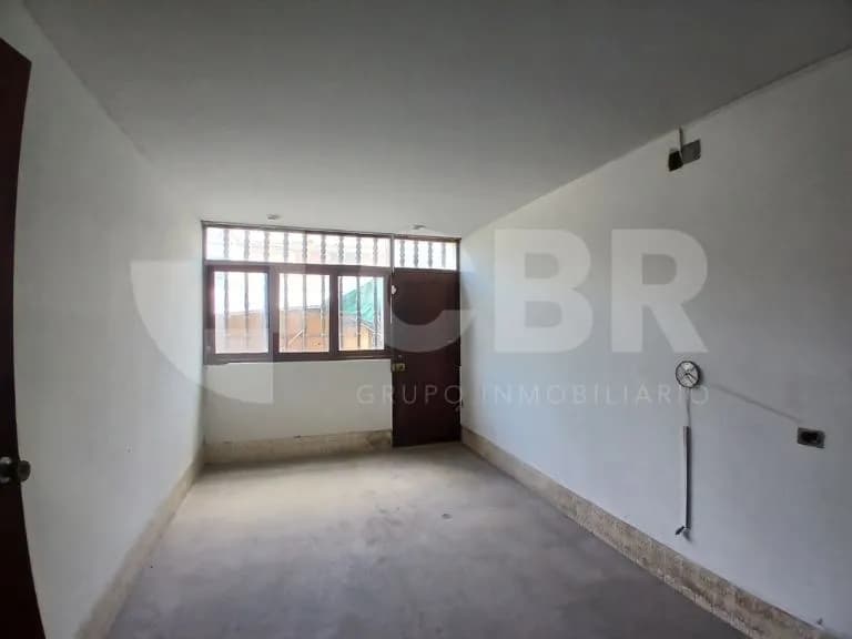 VENTA CASA COMO TERRENO EN SURCO — foto 14