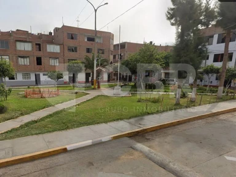 VENTA CASA COMO TERRENO EN LOS OLIVOS — foto 5