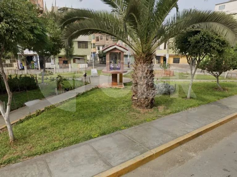 VENTA CASA COMO TERRENO EN LOS OLIVOS — foto 6