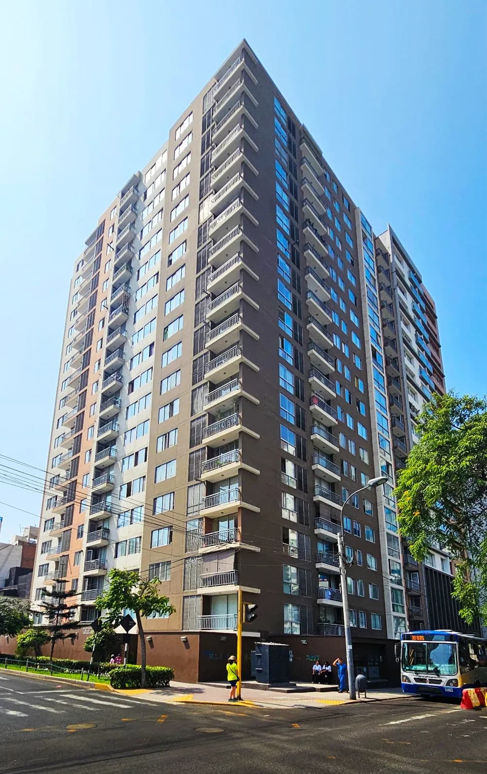 Departamento en Av. Arequipa (Cdra. 13) — foto 1