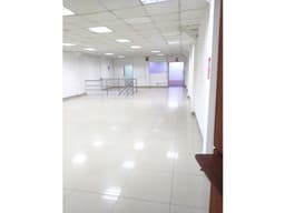 Se alquila local comercial 225 m2 2do piso Pucallpa Saenz Peña
