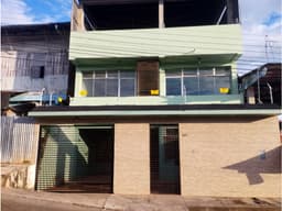 SE VENDE O SE ALQUILA ESTA CASA DE 3 PISOS EN YURIMAGUAS, LORETO