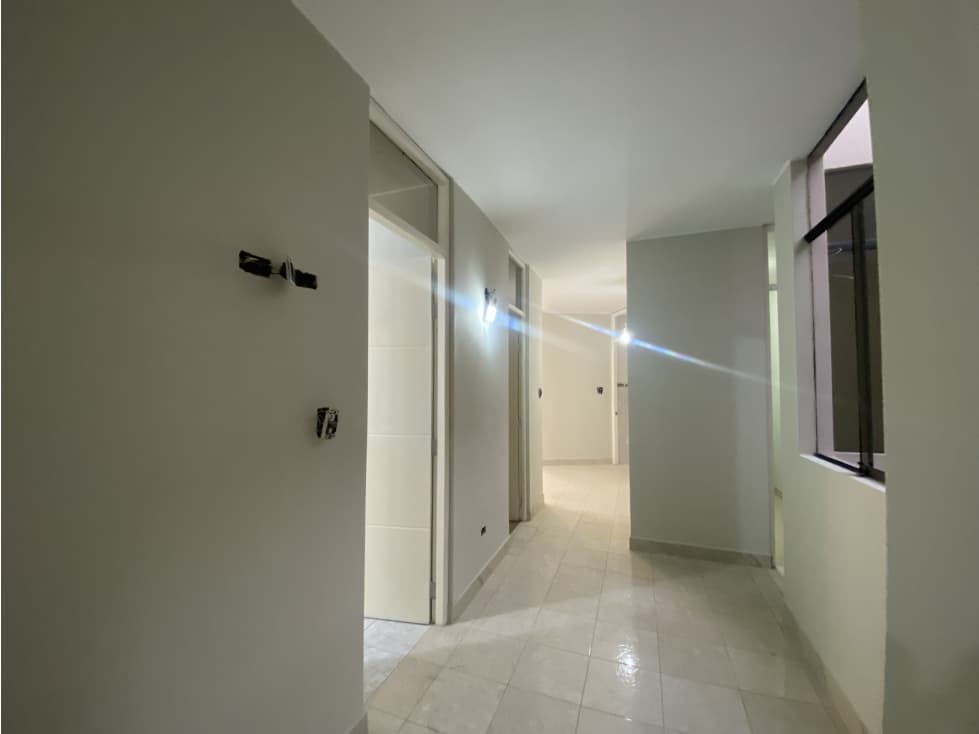 VENDO O ALQUILO AMPLIO DEPARTAMENTO EN MIRAFLORES — foto 3