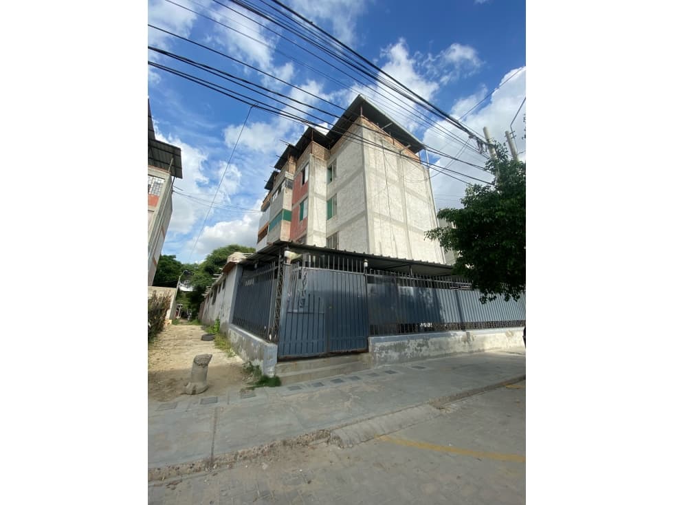 VENDO DEPARTAMENTO EN VICUS, AVENIDA — foto 1