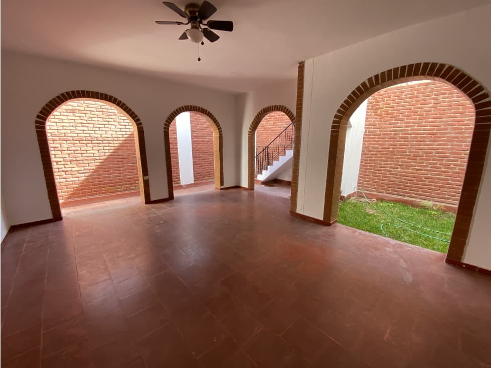 ALQUILO O VENDO CASA CÉNTRICA EN LA CLARK — foto 2