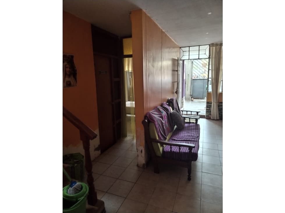 EN VENTA CASA DE DOS PISOS ALMIRANTE M.G — foto 4