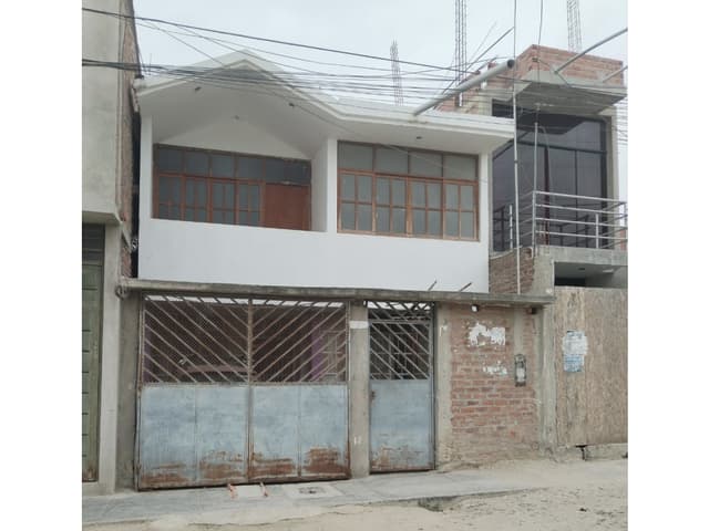 EN VENTA CASA DE DOS PISOS ALMIRANTE M.G