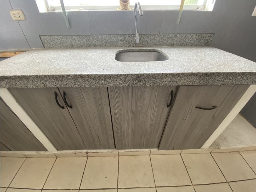 VENDO O ALQUILO AMPLIA CASA EN CORALES 1 — foto 6