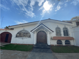 ALQUILO O VENDO CASA CÉNTRICA EN LA CLARK
