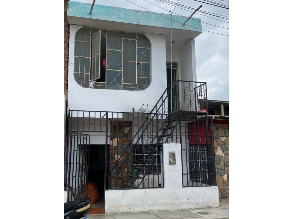 CASA EN VENTA A POCOS METROS DE LA GRAU — foto 2