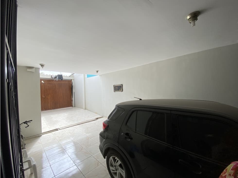 VENDO O ALQUILO AMPLIA CASA EN AV. SÁNCHEZ CERRO — foto 4