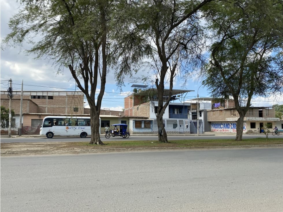 ALQUILO LOCAL EN ESQUINA AV. CIRCUNVALACIÓN — foto 3