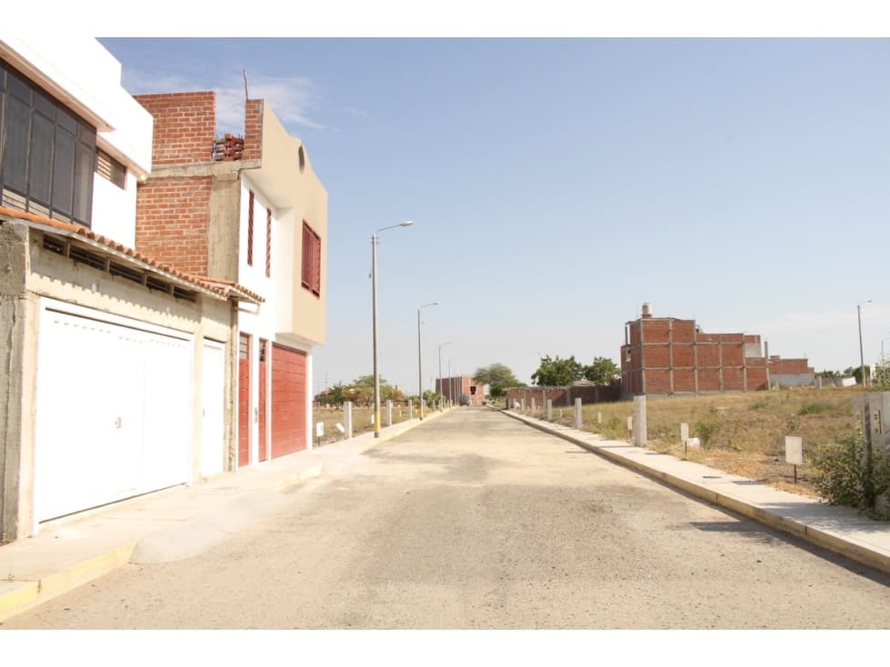 VENDO TERRENO EN LAS COLINAS DE PIURA — foto 1