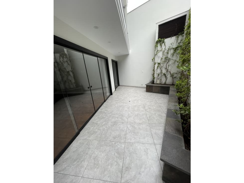 Venta fino departamento 3 dorm., edificio frente a parque, San Isidro — foto 5