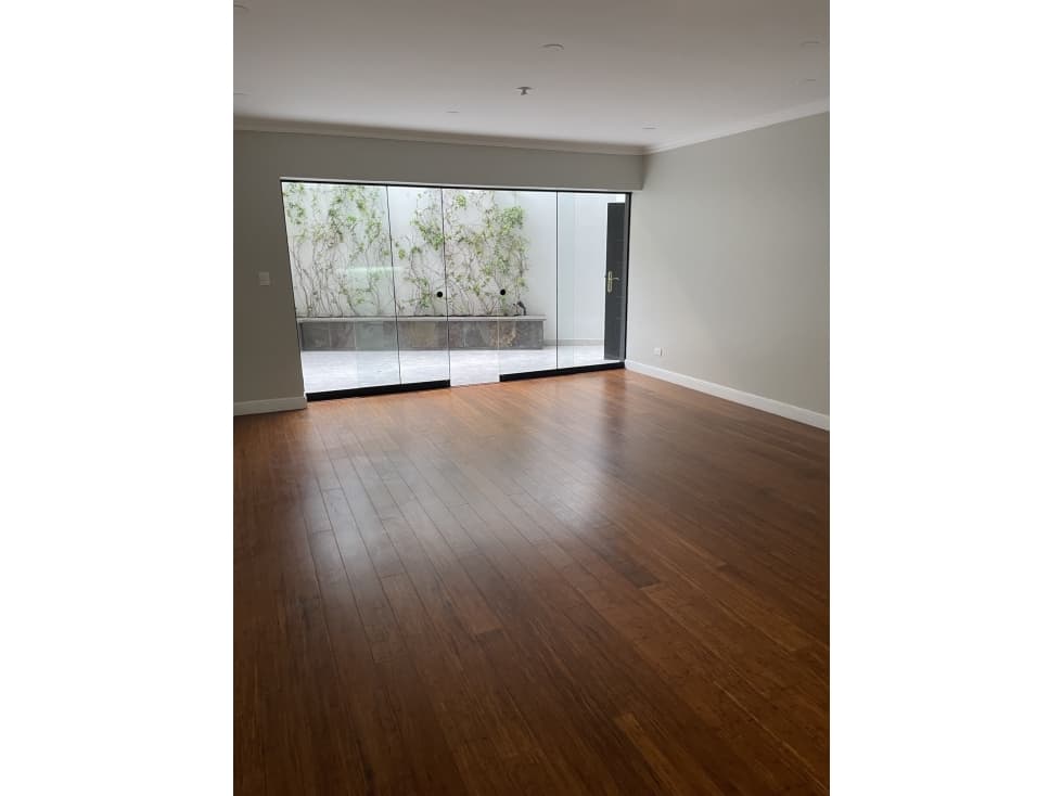 Venta fino departamento 3 dorm., edificio frente a parque, San Isidro — foto 6