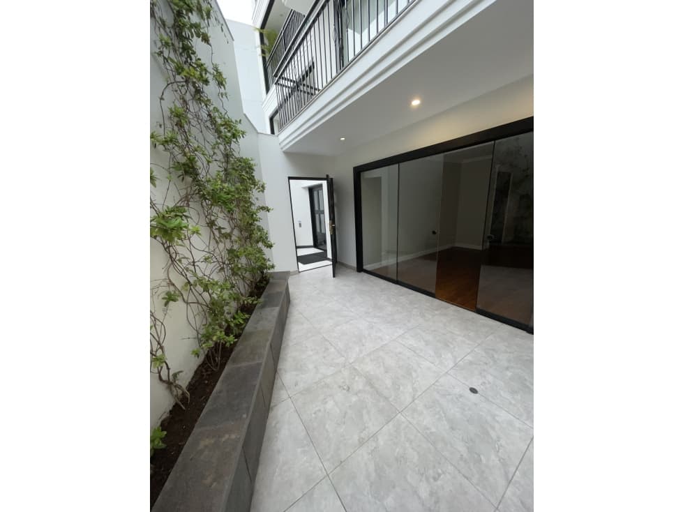 Venta fino departamento 3 dorm., edificio frente a parque, San Isidro — foto 4
