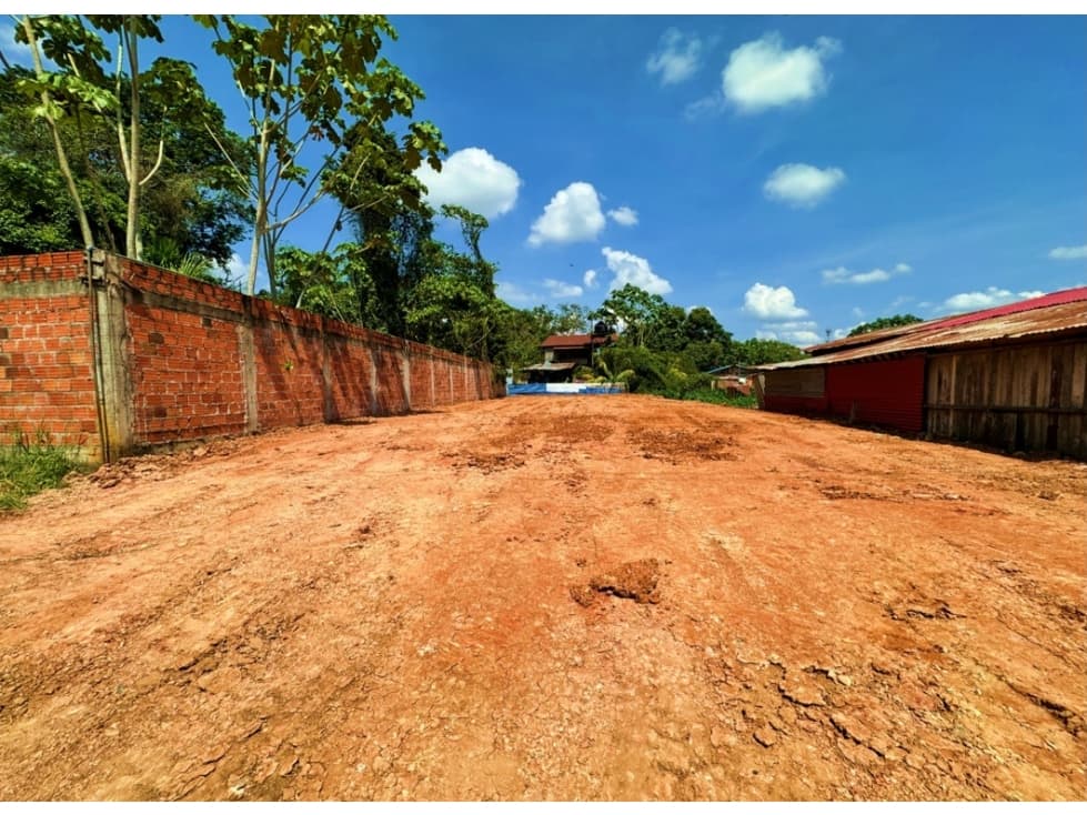 00726 - VENDO TERRENO A 2 CDRAS DE AV. YARINACOCHA  -  A.T 423 M2. — foto 5